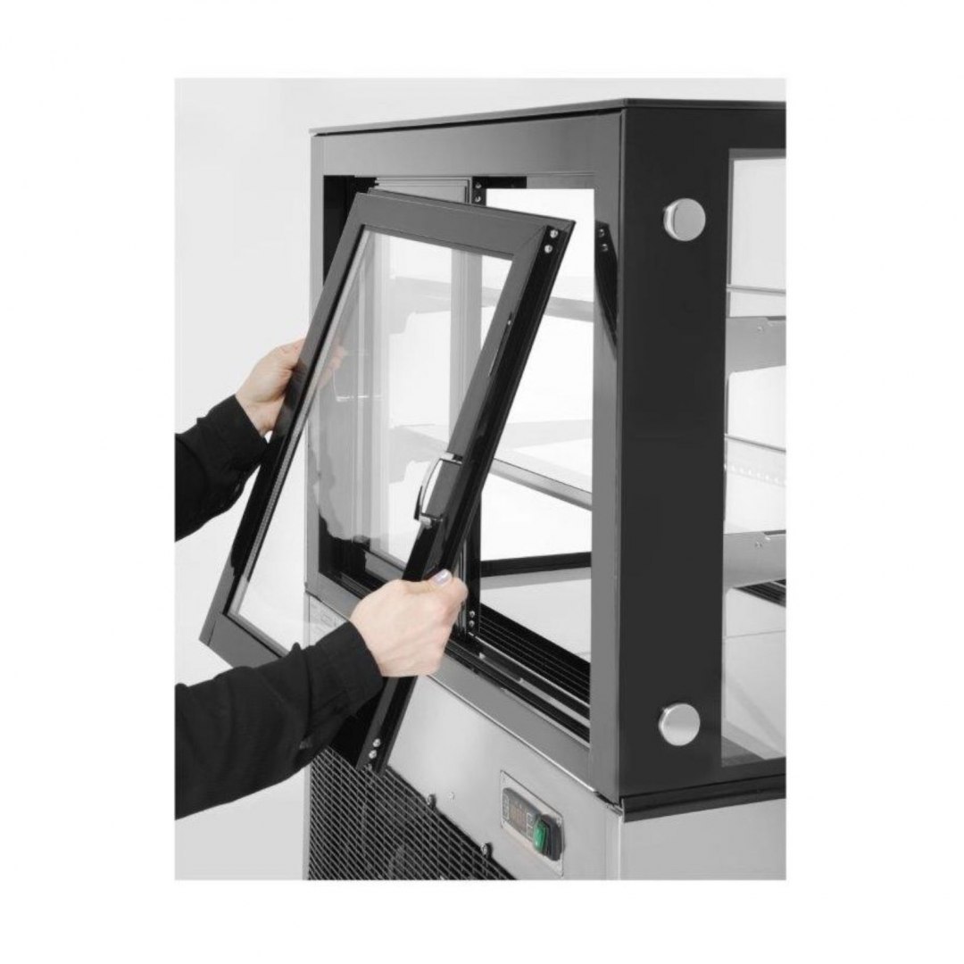 Witryna chłodnicza cukiernicza 2-półkowa jezdna LED 410L ARKTIC Witryna chłodnicza cukiernicza 2-półkowa jezdna LED 410L ARKTIC