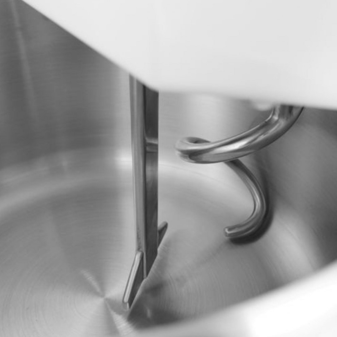 Miesiarka spiralna do ciasta z wyjmowaną dzieżą unoszoną głowicą 20 l 1500 W 400 V - Hendi 221853 Hendi Miesiarka spiralna do ciasta z wyjmowaną dzieżą unoszoną głowicą 20 l 1500 W 400 V - Hendi 221853 Hendi