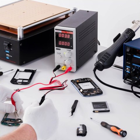 Zasilacz laboratoryjny serwisowy regulowany 0-100 V 0-3 A 300 W Stamos Germany Zasilacz laboratoryjny serwisowy regulowany 0-100 V 0-3 A 300 W Stamos Germany