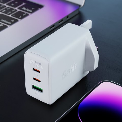 Ładowarka sieciowa wtyczka angielska UK GaN 65W 1x USB 2x USB-C PD czarna ACEFAST Ładowarka sieciowa wtyczka angielska UK GaN 65W 1x USB 2x USB-C PD czarna ACEFAST