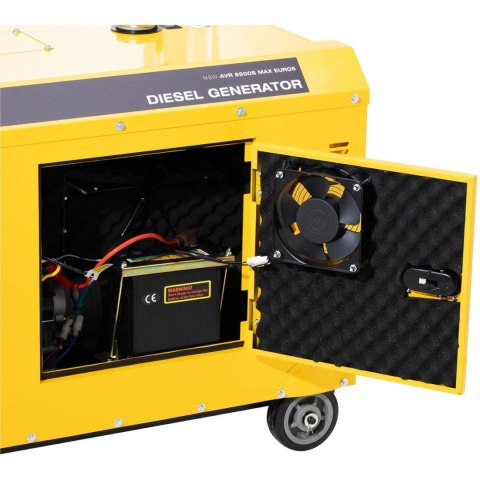 Agregat generator prądotwórczy diesel na kółkach 240/400 V 8500 W 10 kVA 30 l MSW Agregat generator prądotwórczy diesel na kółkach 240/400 V 8500 W 10 kVA 30 l MSW