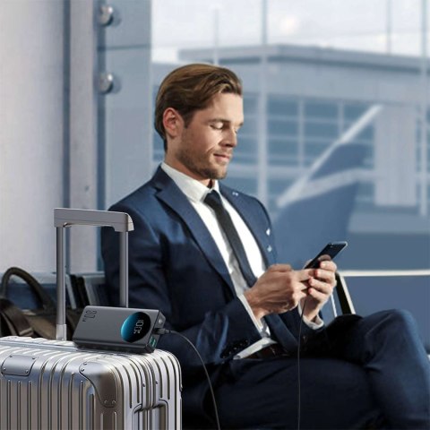 Powerbank z latarką 30W 20000mAh + kabel USB-A - USB-C 25cm czarny JOYROOM Powerbank z latarką 30W 20000mAh + kabel USB-A - USB-C 25cm czarny JOYROOM