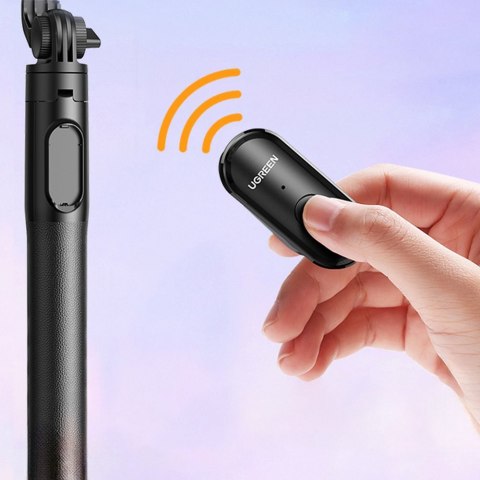 Selfie stick kijek teleskopowy do telefonu ze stojakiem i pilotem Bluetooth 1.5m czarny UGREEN Selfie stick kijek teleskopowy do telefonu ze stojakiem i pilotem Bluetooth 1.5m czarny UGREEN