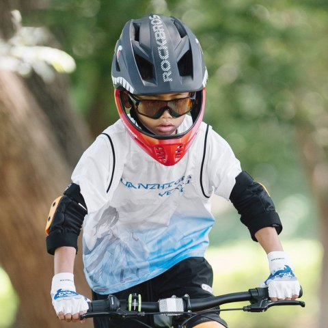 Kask rowerowy dziecięcy z odpinaną szczęką rozmiar S 48-52cm - czarny rekin ROCKBROS