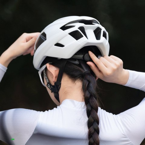 Kask rowerowy LK-15 z włókna węglowego 58-62 cm - biały ROCKBROS