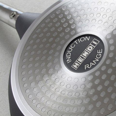 Patelnia indukcyjna Profi Line z odlewu aluminium powlekana tytanem śr. 240 mm - Hendi 629154 Hendi Patelnia indukcyjna Profi Line z odlewu aluminium powlekana tytanem śr. 240 mm - Hendi 629154 Hendi